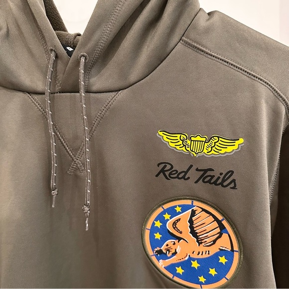 Men's Nike Green Air Force Falcons Red Tails Therma Pullover Hoodie - Picture 3 of 6